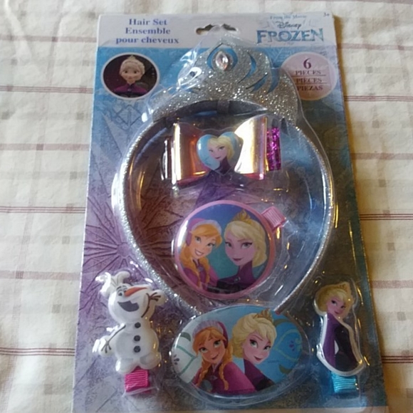 New Disney Frozen bundle - Picture 3 of 4